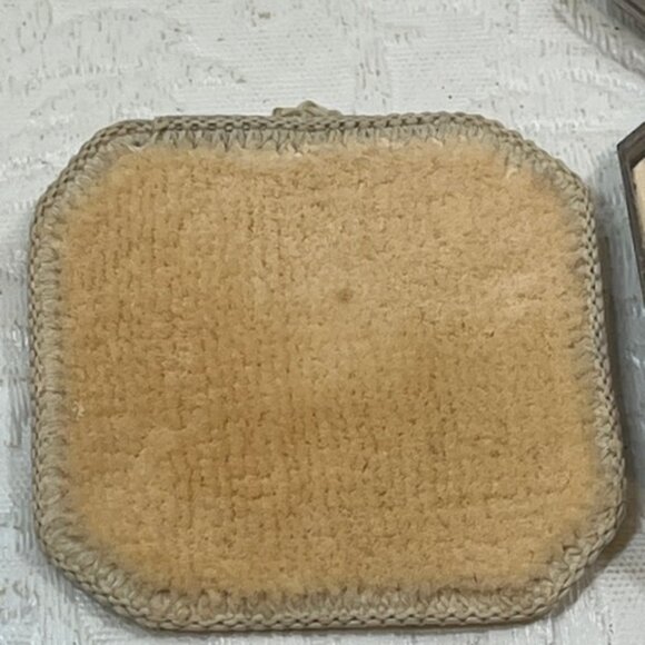 VTG Armand Company Art Deco Hinged Pressed Powder Compact Puff Mirror 1.8" - Picture 8 of 12